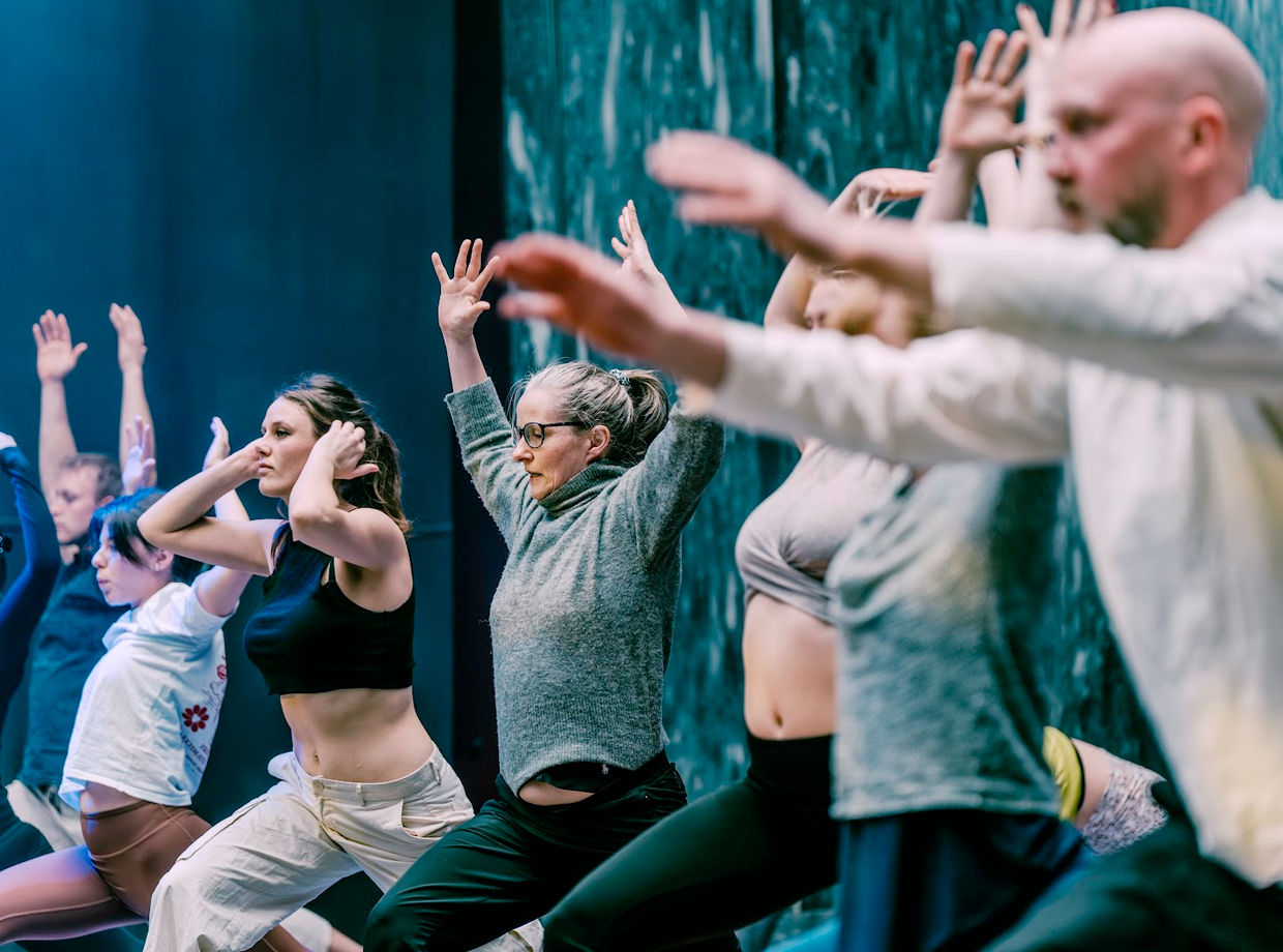 Yoga and dance side by side in the hall